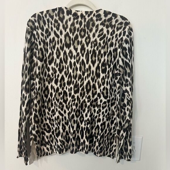 Chico’s Reena Animal Print Cardigan Sweater 1=8-10 - Picture 5 of 7
